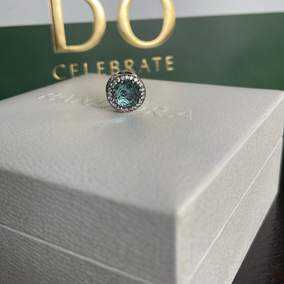 Pandora Radiant Hearts Glacier Blue - Picture 5 of 8